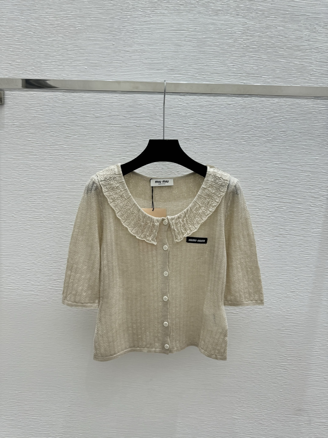 🆕M家🆕 春夏新款 纯色镂空花边圆领针织短袖开衫颜色：白色 卡其尺码：36.38.40