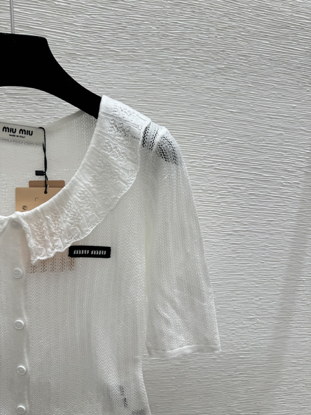 🆕M家🆕 春夏新款 纯色镂空花边圆领针织短袖开衫颜色：白色 卡其尺码：36.38.40