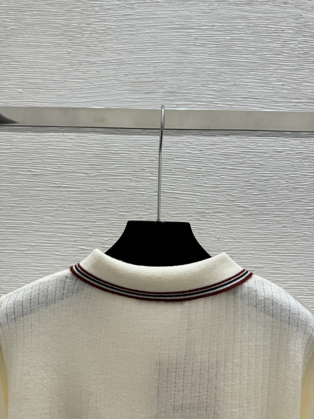 🆕M家🆕 春夏新款 撞色翻领简约针织短袖颜色：白色 尺码：36.38.40