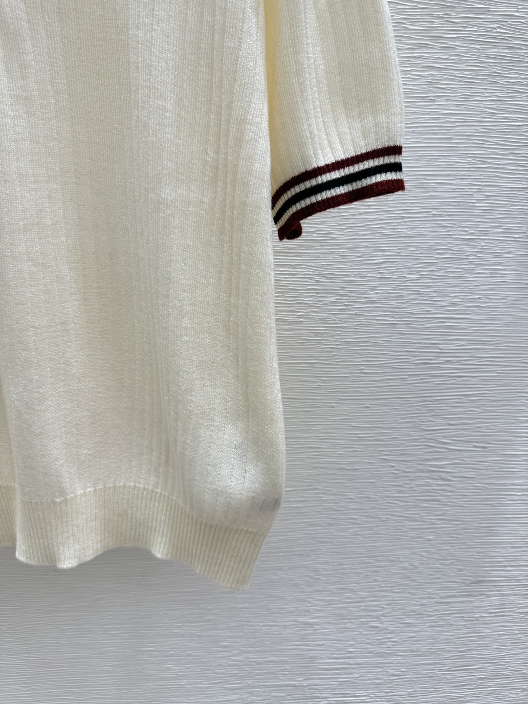 🆕M家🆕 春夏新款 撞色翻领简约针织短袖颜色：白色 尺码：36.38.40