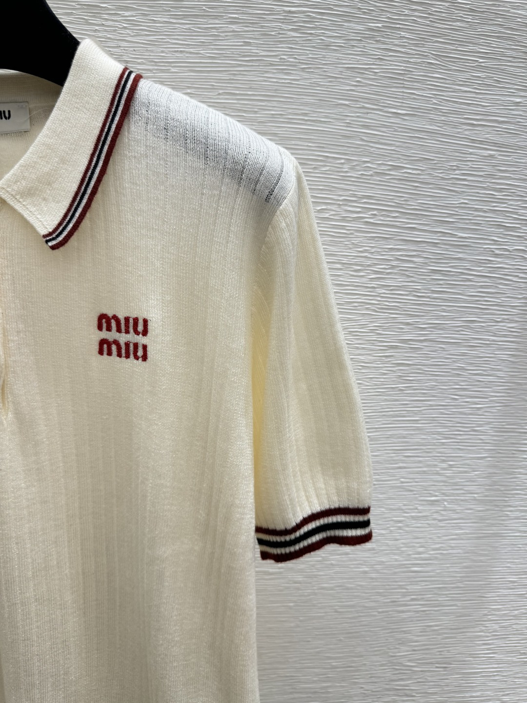 🆕M家🆕 春夏新款 撞色翻领简约针织短袖颜色：白色 尺码：36.38.40