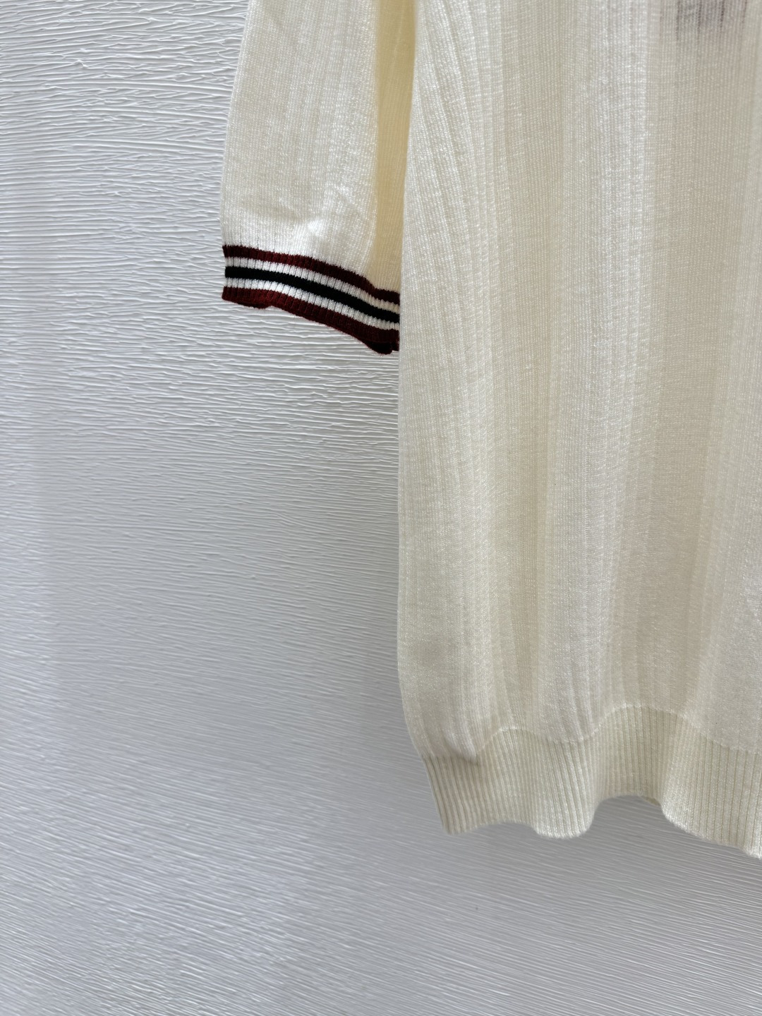 🆕M家🆕 春夏新款 撞色翻领简约针织短袖颜色：白色 尺码：36.38.40