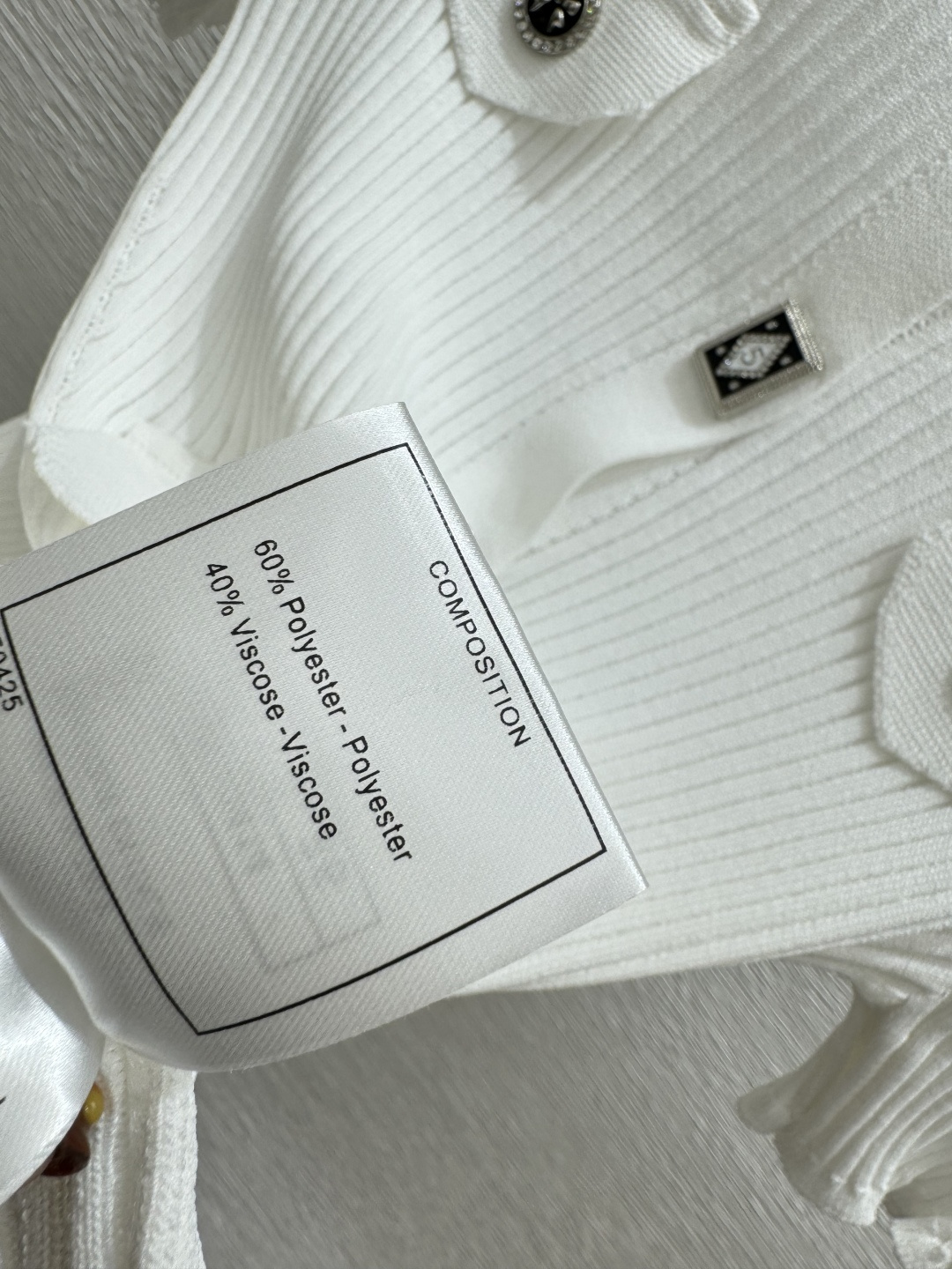 🆕CH家🆕 春夏新款 纯色简约圆领针织短袖开衫颜色：白色 黑色尺码：36.38.40