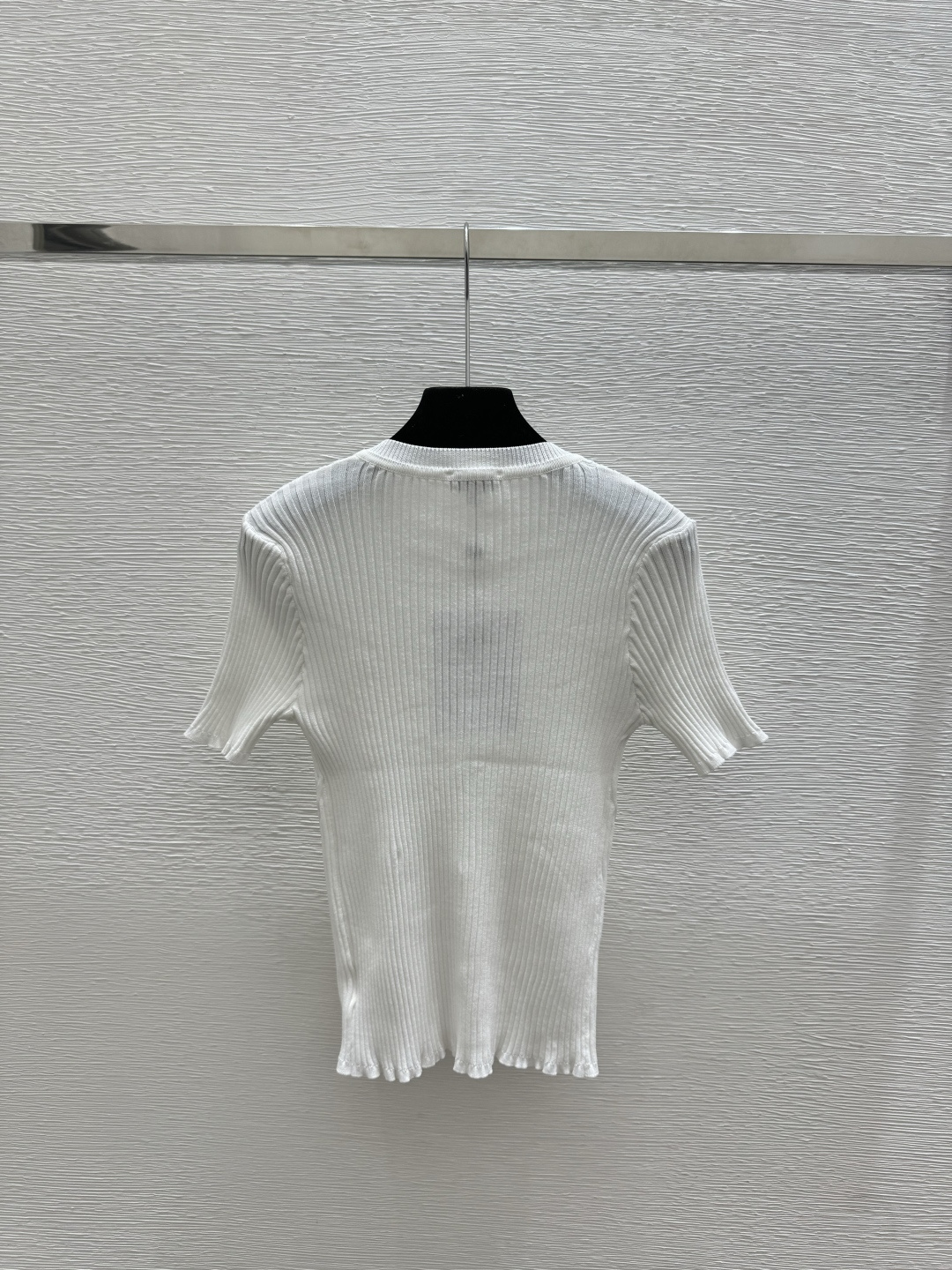 🆕CH家🆕 春夏新款 纯色简约圆领针织短袖开衫颜色：白色 黑色尺码：36.38.40