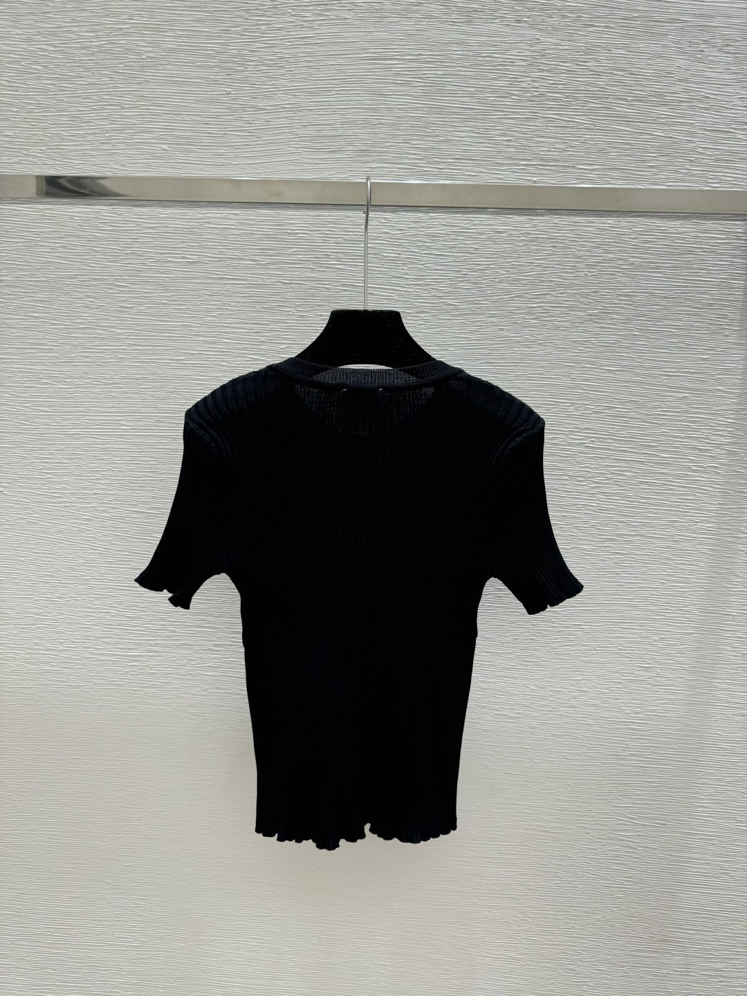 🆕CH家🆕 春夏新款 纯色简约圆领针织短袖开衫颜色：白色 黑色尺码：36.38.40