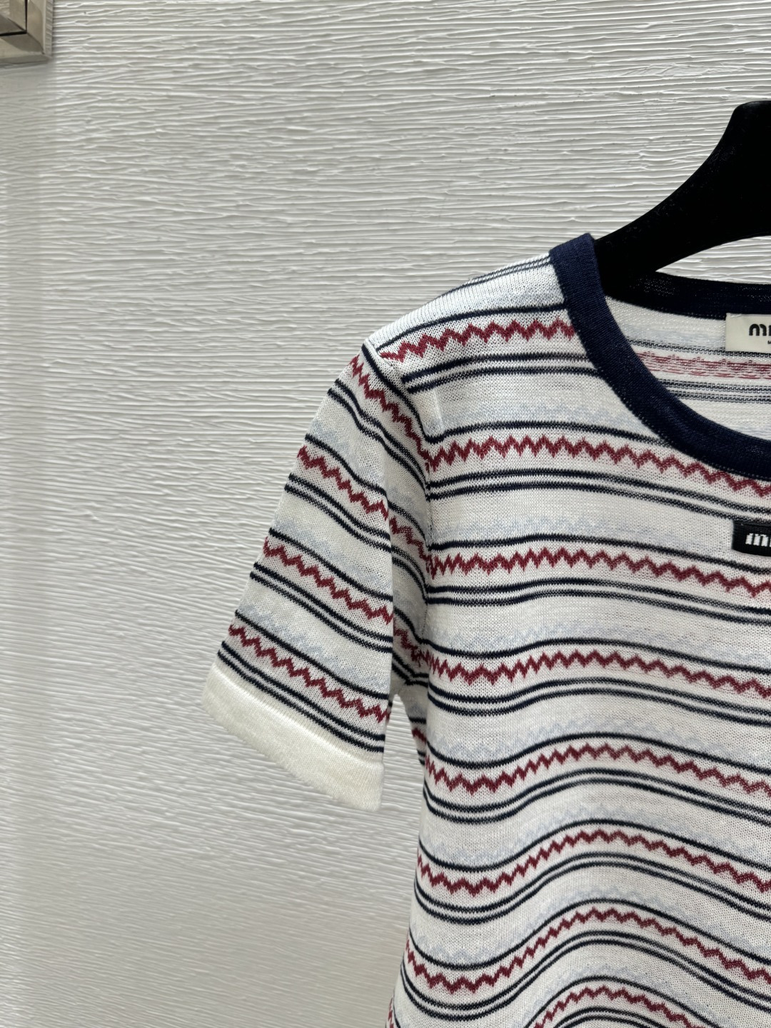🆕M家🆕 春夏新款 撞色条纹圆领针织短袖颜色：白色尺码：36.38.40