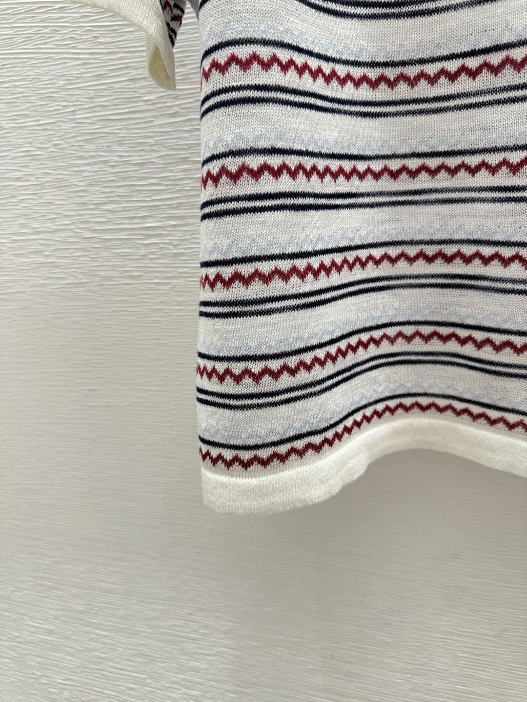 🆕M家🆕 春夏新款 撞色条纹圆领针织短袖颜色：白色尺码：36.38.40
