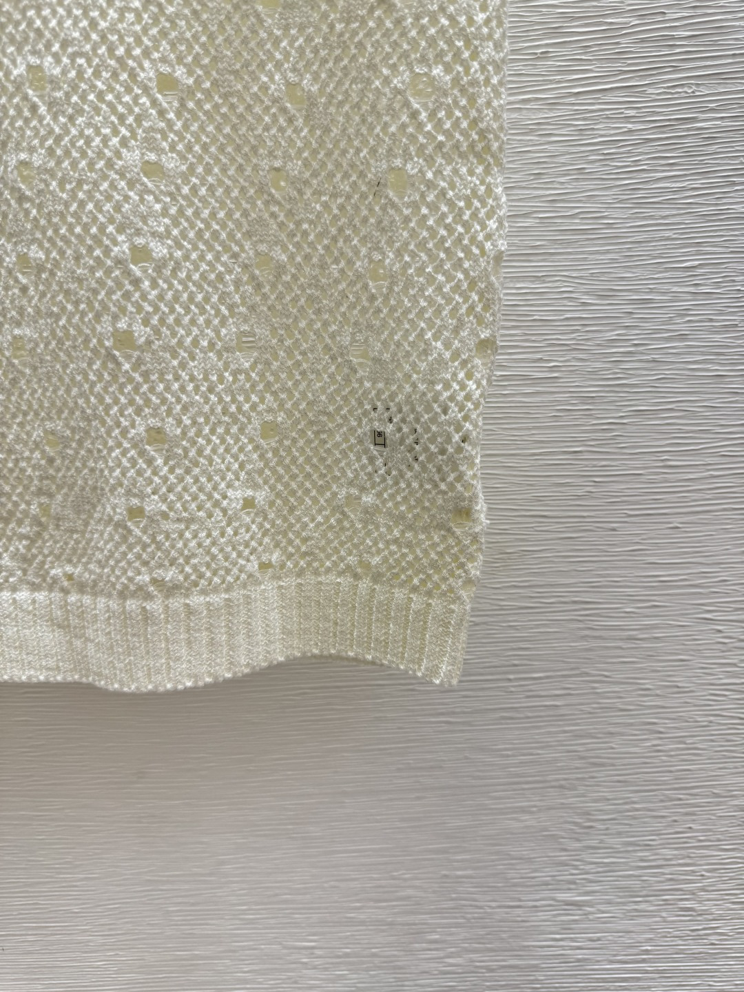 🆕D家🆕 春夏新款 纯色简约翻领针织背心颜色：白色 黑色尺码：36.38.40