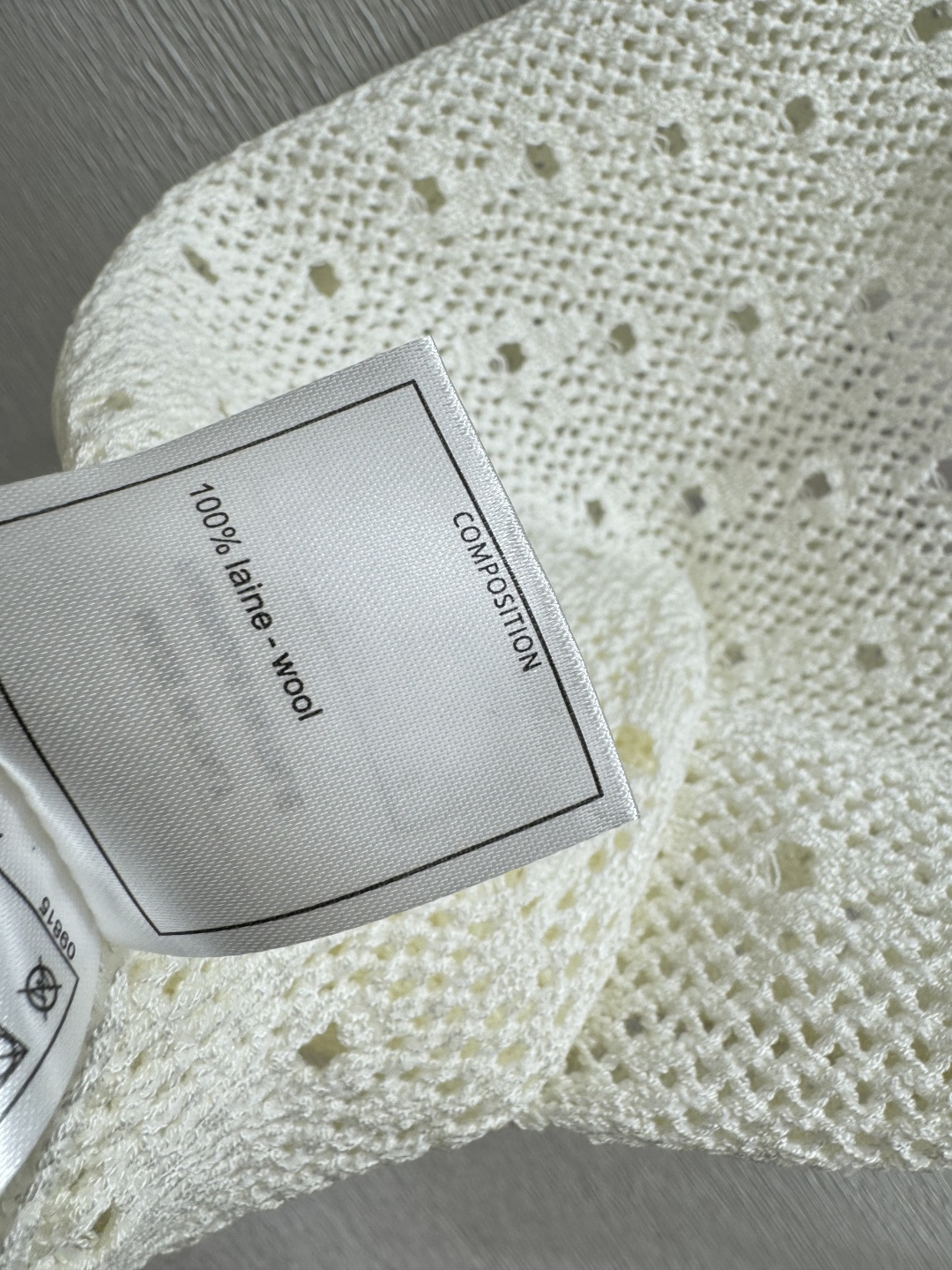 🆕D家🆕 春夏新款 纯色简约翻领针织背心颜色：白色 黑色尺码：36.38.40