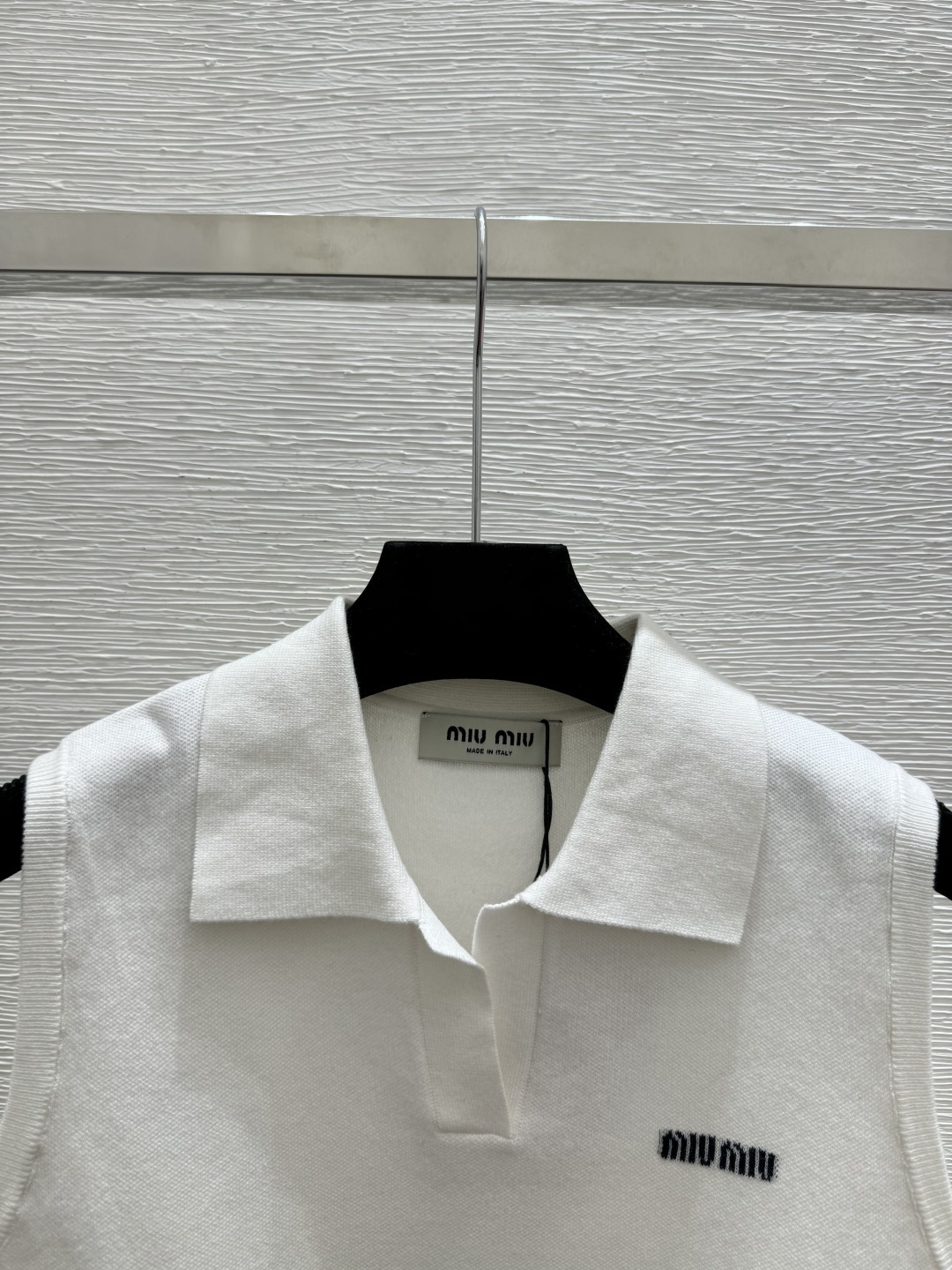 🆕M家🆕 春夏新款 纯色简约翻领针织背心颜色：白色 宝蓝尺码：36.38.40