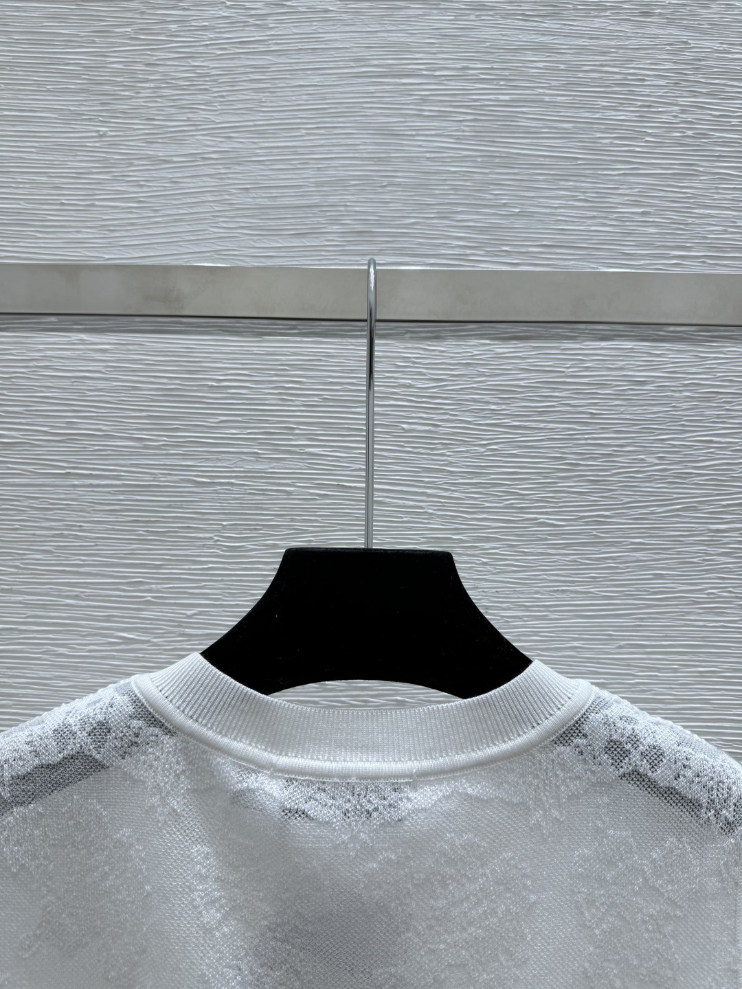 🆕D家🆕 春夏新款 纯色花卉镂空圆领针织背心颜色：白色尺码：36.38.40