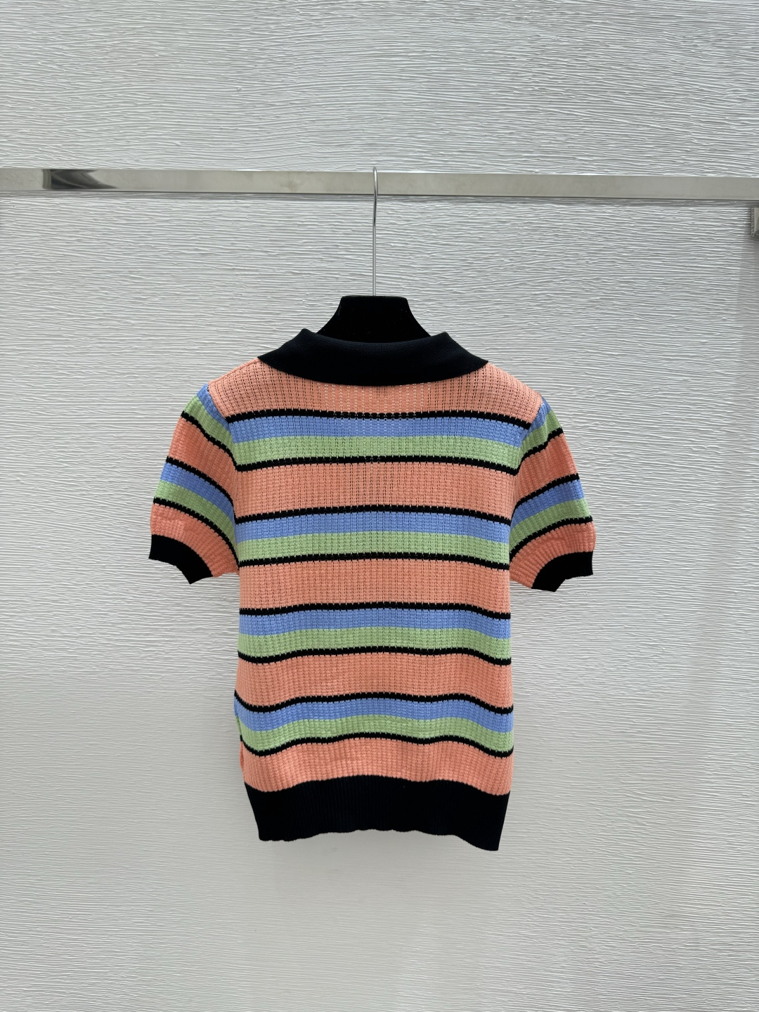 🆕CH家🆕 春夏新款 撞色条纹翻领针织短袖颜色：白色 黑色尺码：36.38.40