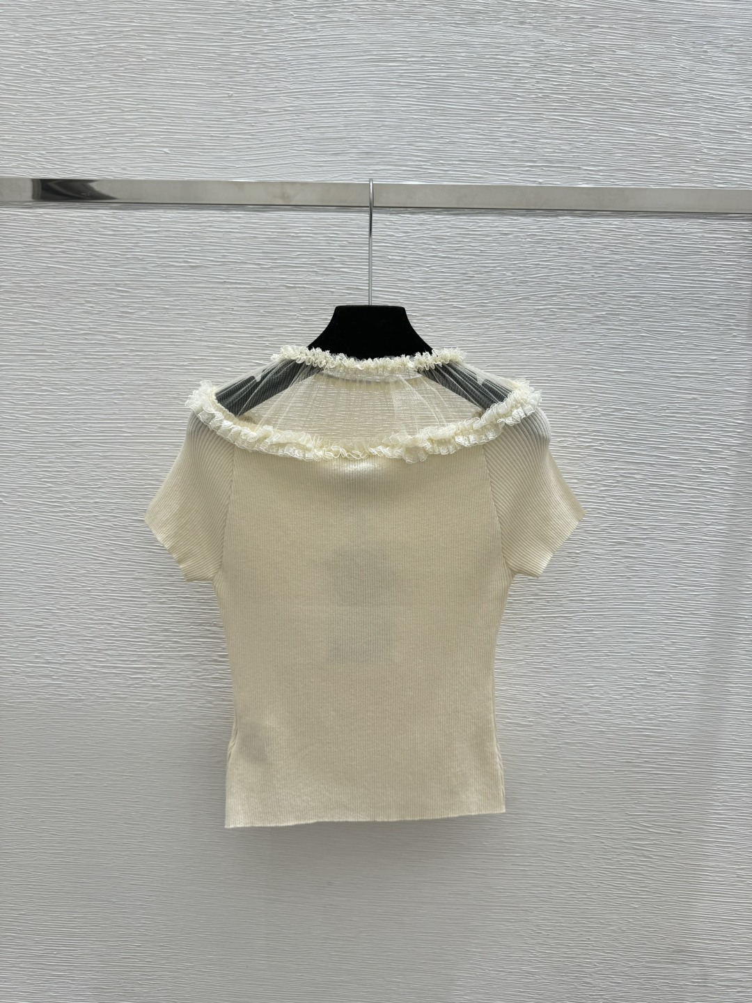 🆕CH家🆕 春夏新款 纯色蕾丝花边圆领针织短袖颜色：杏色 黑色尺码：36.38.40