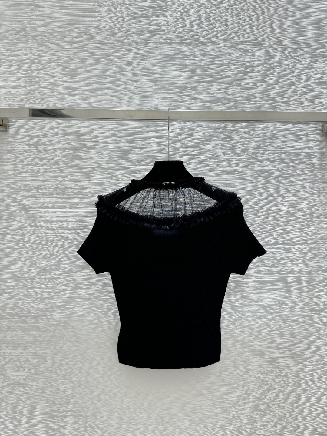 🆕CH家🆕 春夏新款 纯色蕾丝花边圆领针织短袖颜色：杏色 黑色尺码：36.38.40