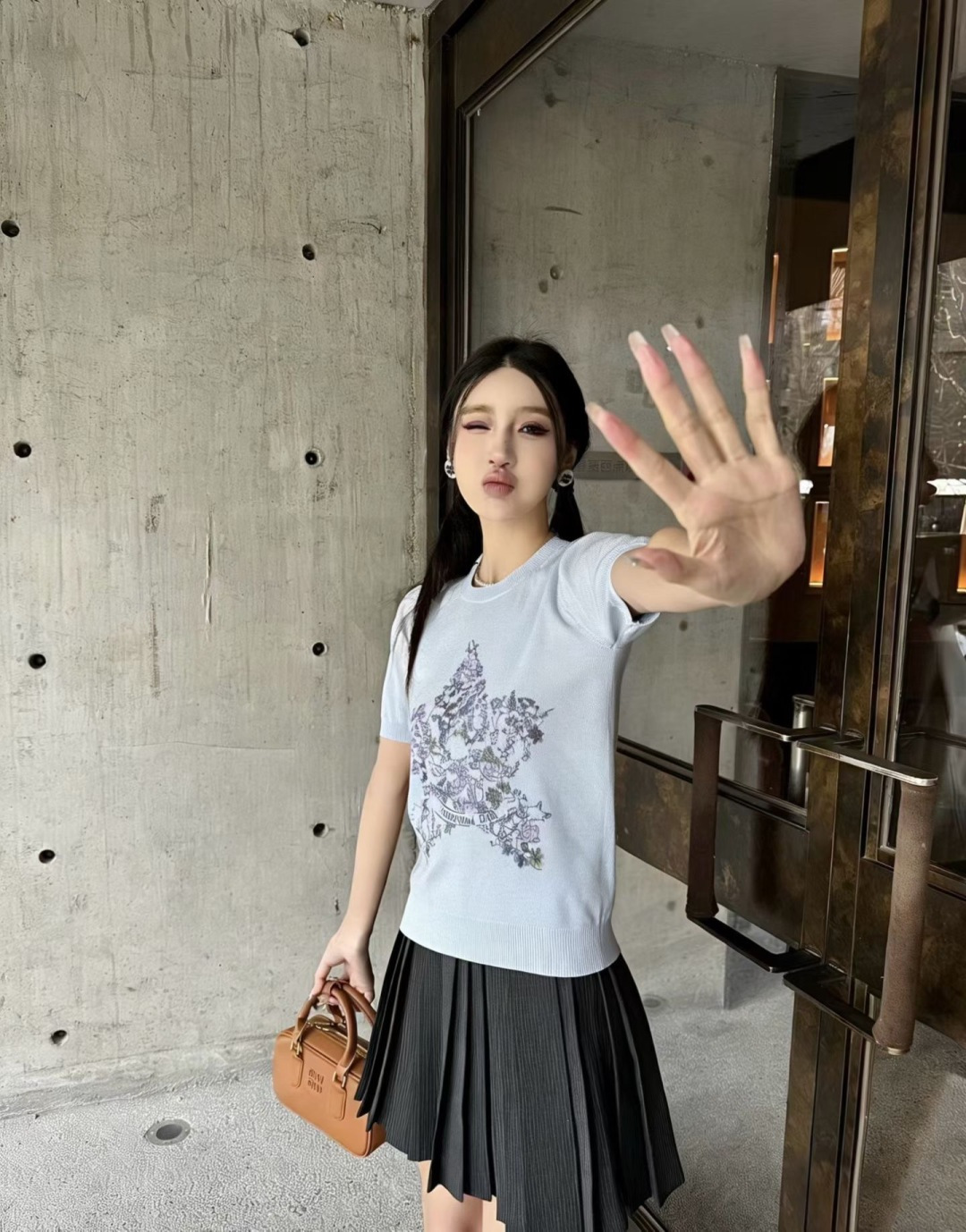 🆕D家🆕 春夏新款 撞色五角星花卉圆领针织短袖颜色：白色 蓝色 宝蓝尺码：36.38.40