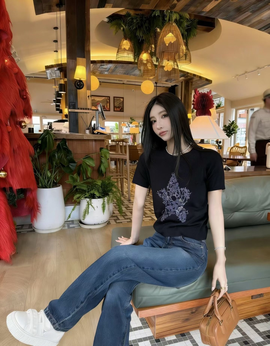 🆕D家🆕 春夏新款 撞色五角星花卉圆领针织短袖颜色：白色 蓝色 宝蓝尺码：36.38.40