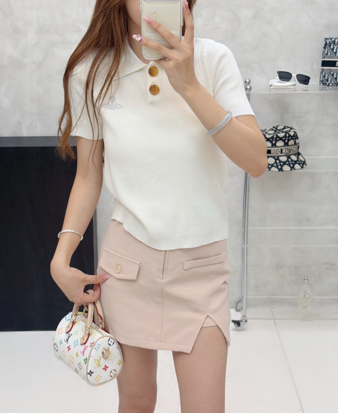 🆕VI家🆕 春夏新款 纯色简约翻领针织短袖颜色：白色 粉色尺码：36.38.40