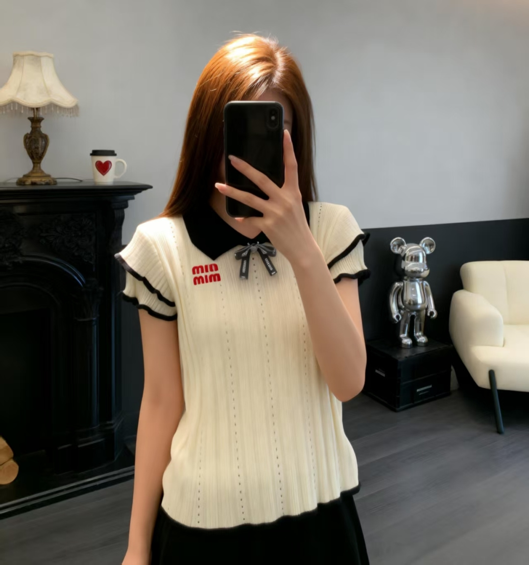 🆕M家🆕 春夏新款 撞色翻领针织短袖颜色：白色 灰色尺码：36.38.40