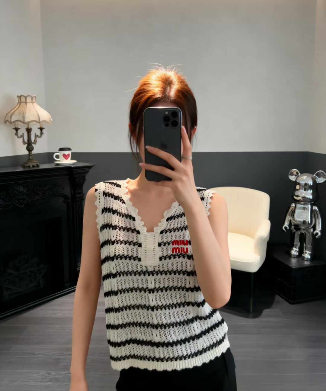 🆕M家🆕 春夏新款 撞色条纹镂空V领针织背心颜色：白色 黑色尺码：36.38.40