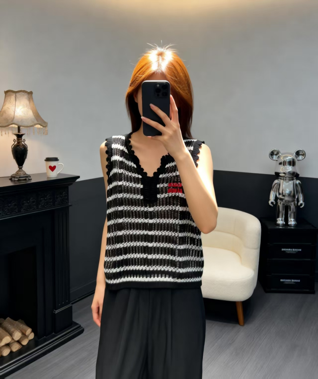 🆕M家🆕 春夏新款 撞色条纹镂空V领针织背心颜色：白色 黑色尺码：36.38.40