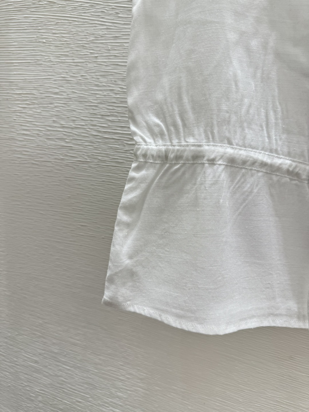 🆕M家🆕 春夏新款 纯色简约圆领背心颜色：白色尺码：36.38.40