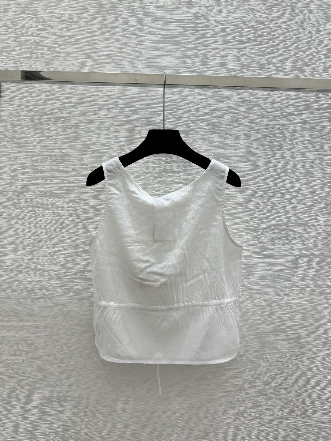 🆕M家🆕 春夏新款 纯色简约圆领背心颜色：白色尺码：36.38.40