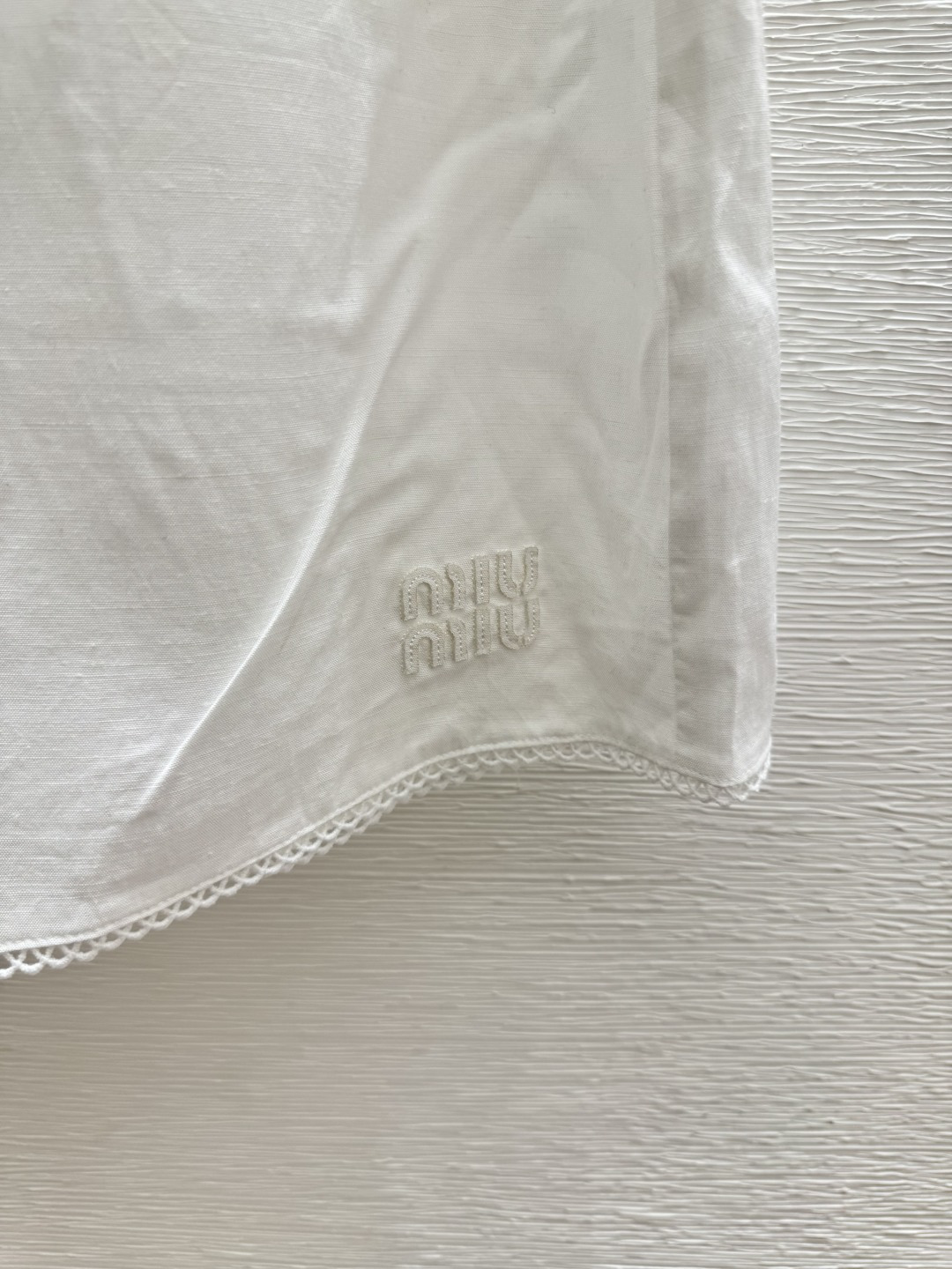 🆕M家🆕 春夏新款 纯色简约半裙颜色：白色尺码：36.38.40