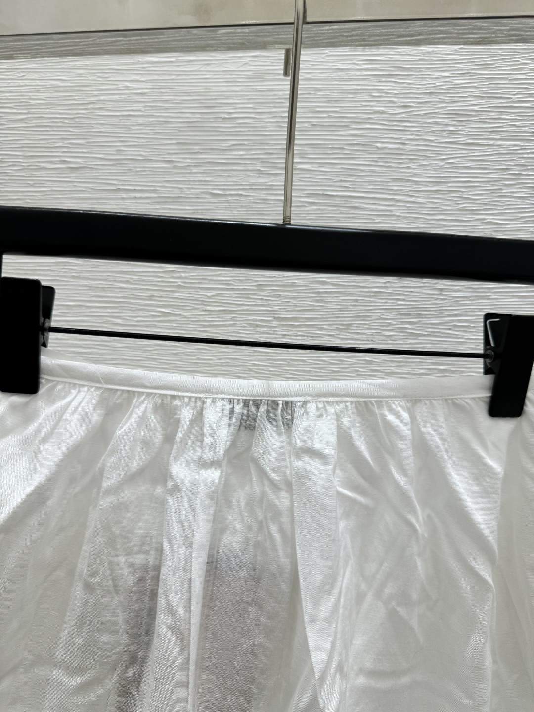 🆕M家🆕 春夏新款 纯色简约半裙颜色：白色尺码：36.38.40