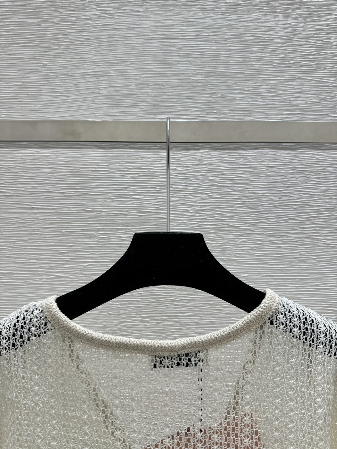 🆕M家🆕 春夏新款 纯色简约镂空V领针织长袖开衫颜色：白色尺码：36.38.40