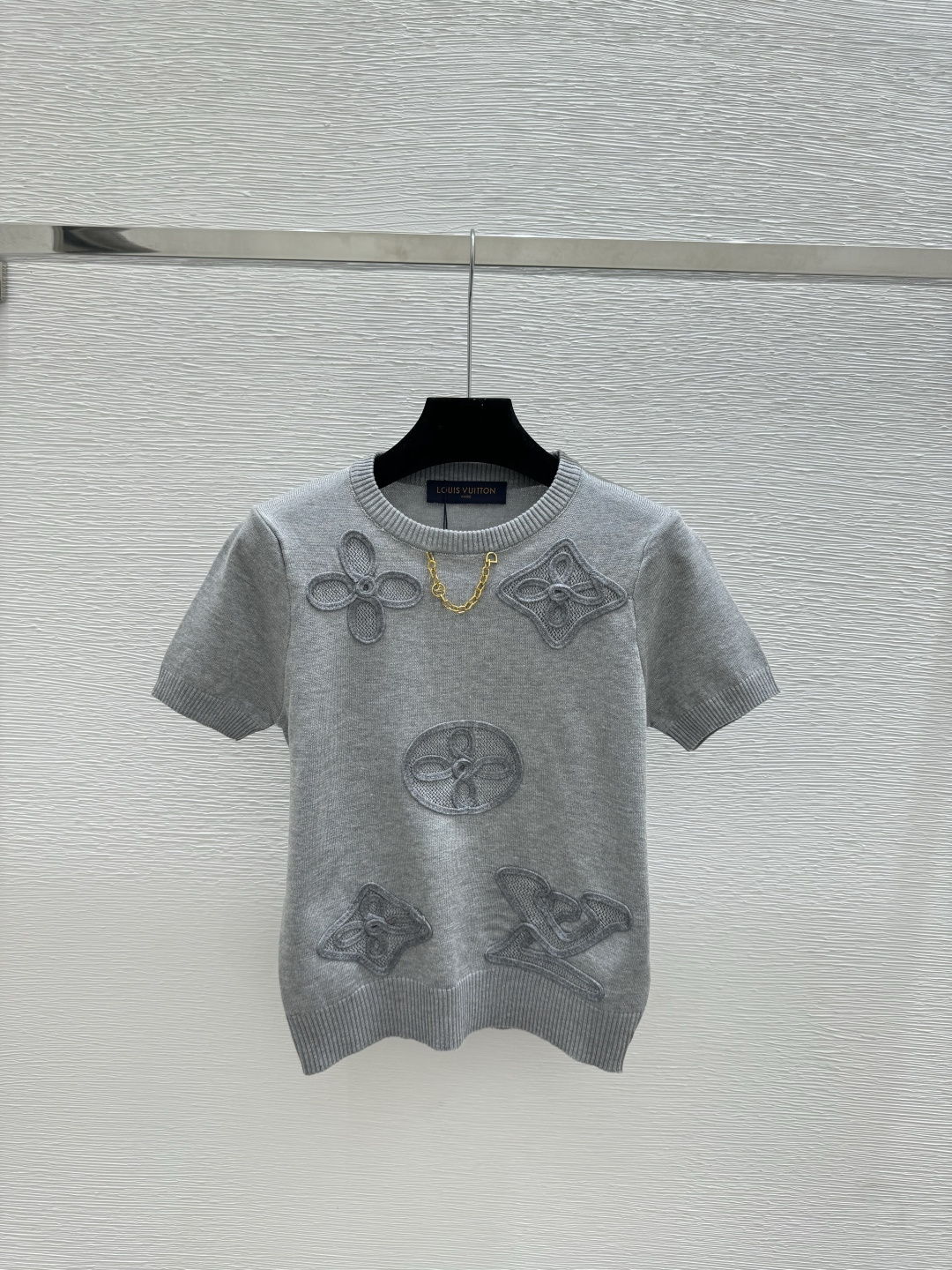 🆕L家🆕 春夏新款 纯色简约圆领针织短袖颜色：白色 灰色尺码：36.38.40