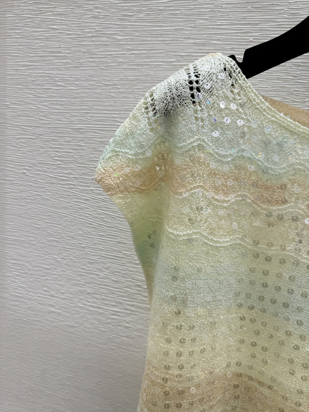 🆕CH家🆕 春夏新款 撞色珠片镂空圆领针织背心颜色：黄色尺码：36.38.40