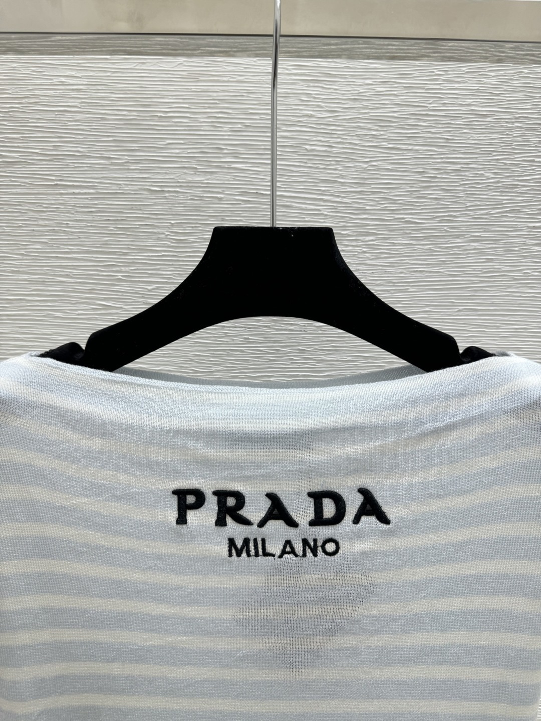 🆕P家🆕 春夏新款 撞色字母条纹针织短袖颜色：蓝色 灰色尺码：36.38.40