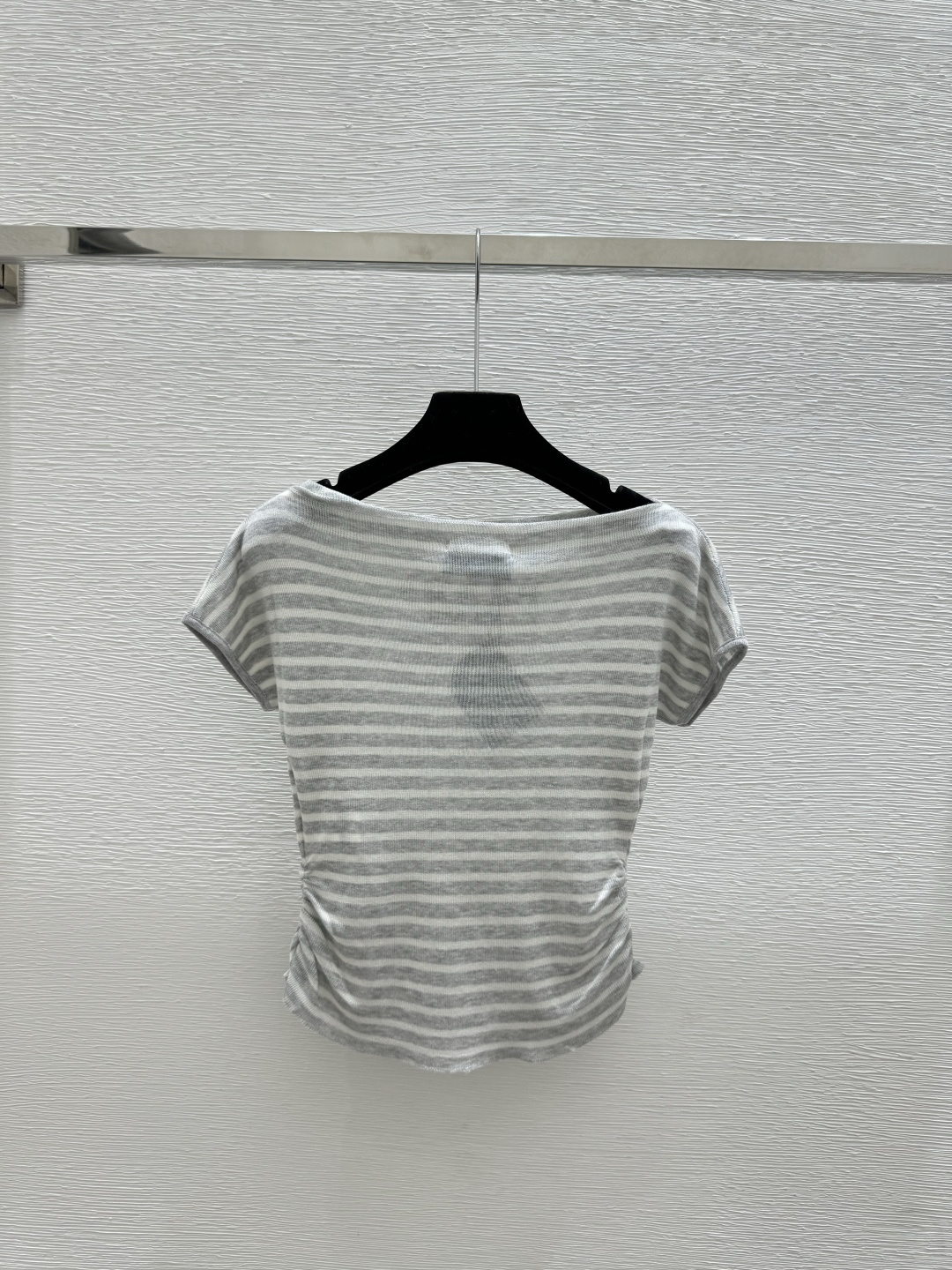 🆕P家🆕 春夏新款 撞色字母条纹针织短袖颜色：蓝色 灰色尺码：36.38.40