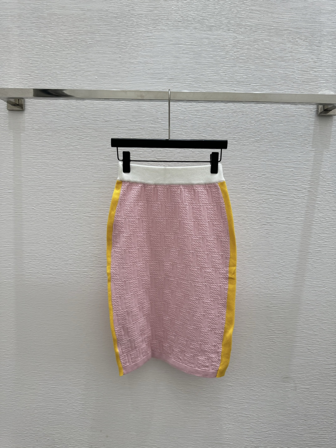 🆕F家🆕 春夏新款 撞色老花字母针织半裙颜色：粉色 蓝色尺码：36.38.40