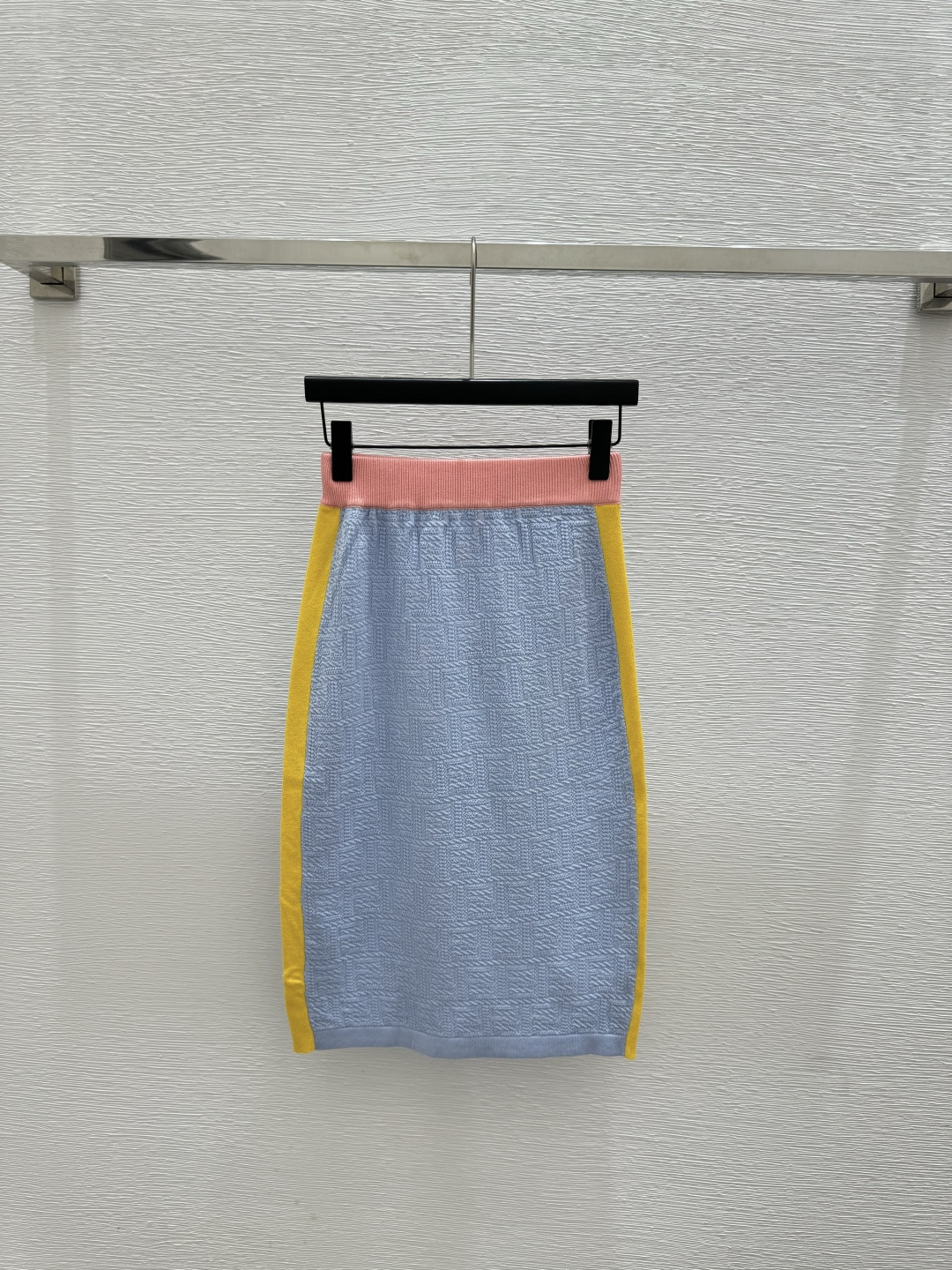 🆕F家🆕 春夏新款 撞色老花字母针织半裙颜色：粉色 蓝色尺码：36.38.40