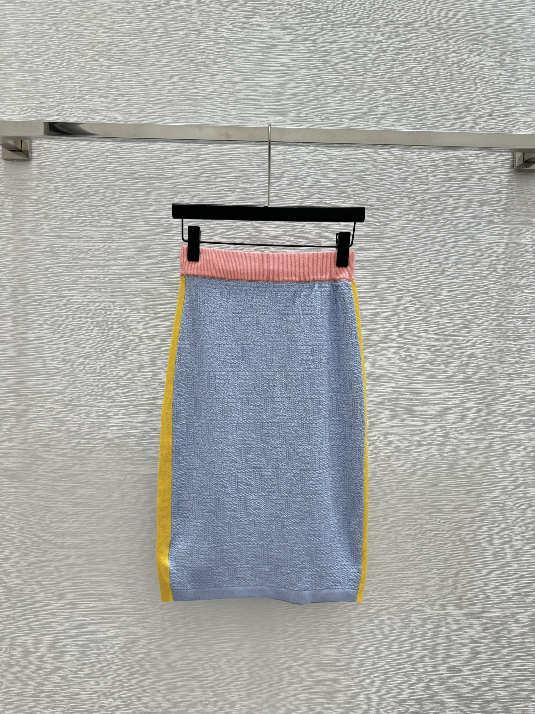 🆕F家🆕 春夏新款 撞色老花字母针织半裙颜色：粉色 蓝色尺码：36.38.40