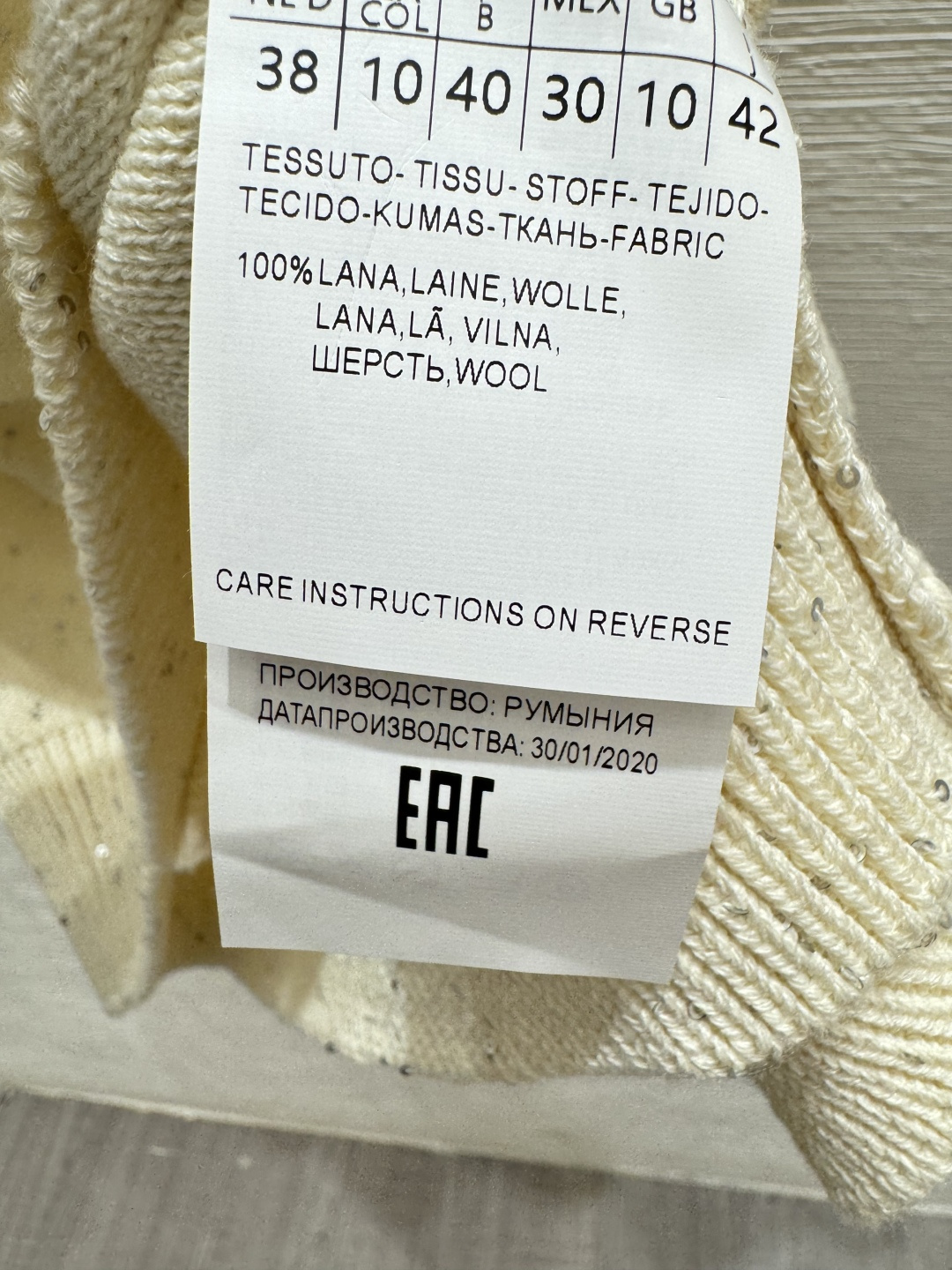 🆕Max家🆕 春夏新款 纯色珠片翻领针织短袖颜色：杏色 粉色尺码：36.38.40