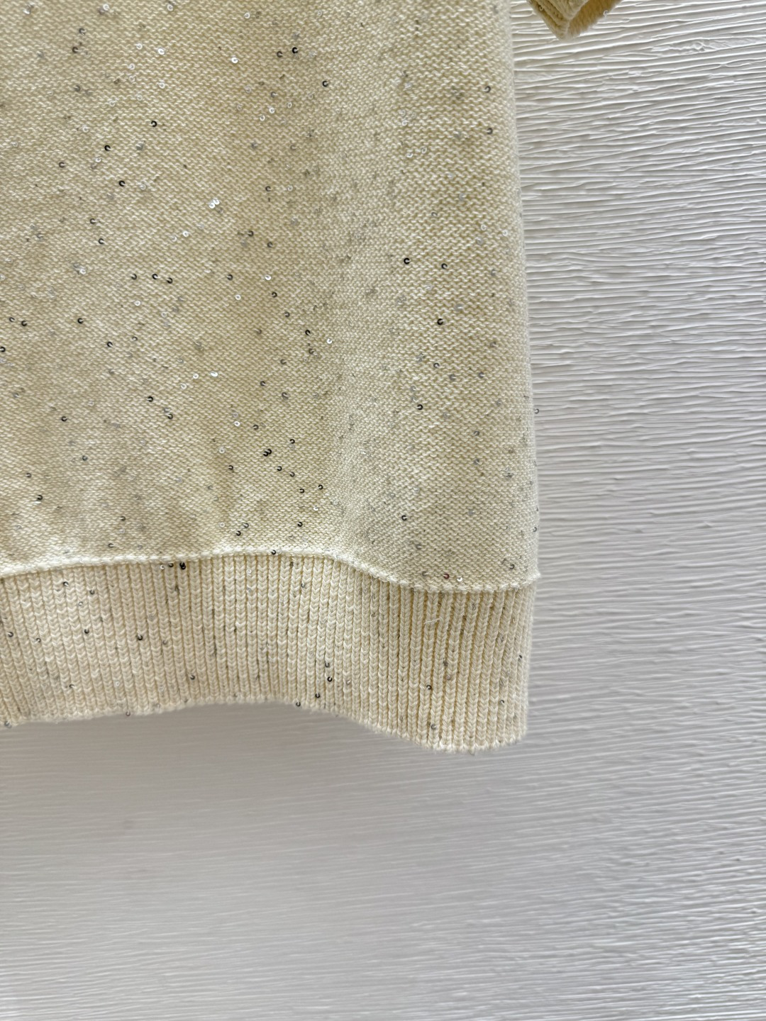 🆕Max家🆕 春夏新款 纯色珠片翻领针织短袖颜色：杏色 粉色尺码：36.38.40