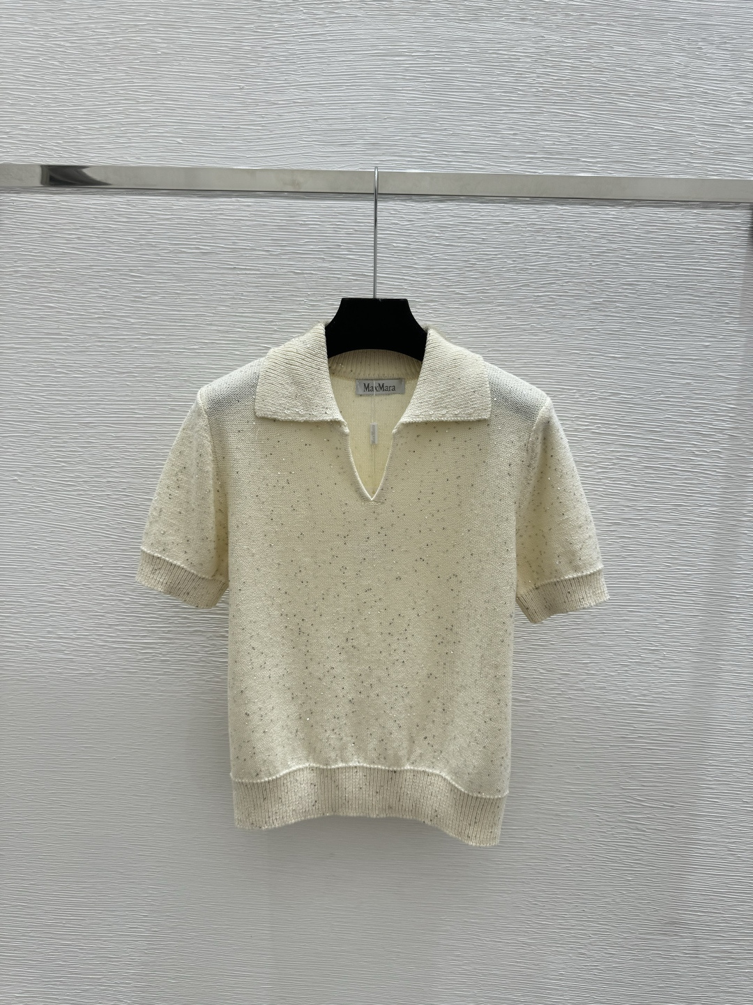 🆕Max家🆕 春夏新款 纯色珠片翻领针织短袖颜色：杏色 粉色尺码：36.38.40