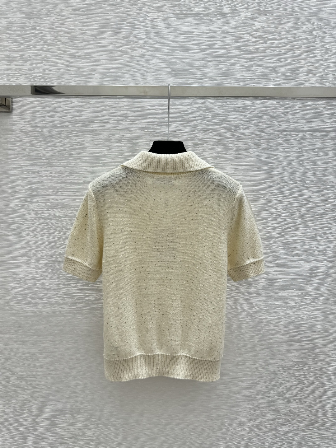 🆕Max家🆕 春夏新款 纯色珠片翻领针织短袖颜色：杏色 粉色尺码：36.38.40