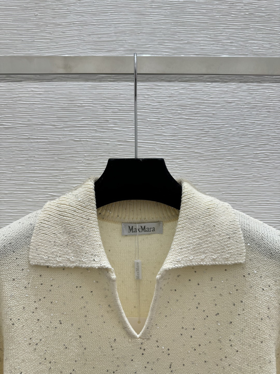 🆕Max家🆕 春夏新款 纯色珠片翻领针织短袖颜色：杏色 粉色尺码：36.38.40