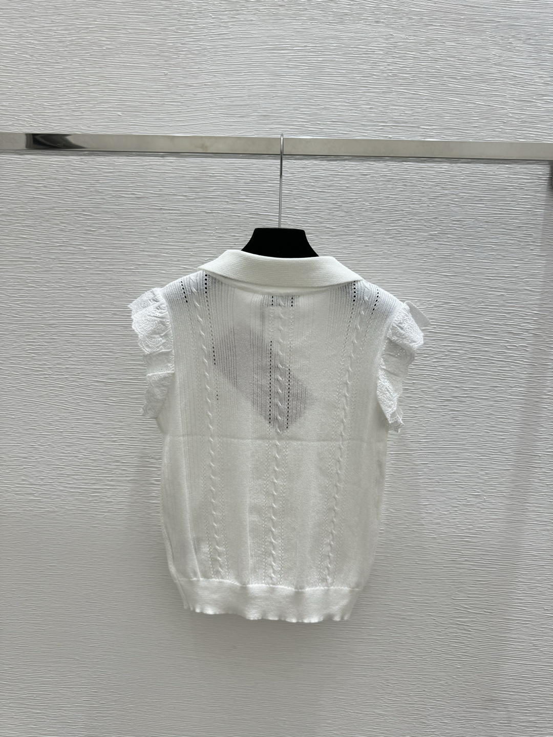 🆕M家🆕 春夏新款 撞色字花边翻领针织背心颜色：白色 黑色尺码：36.38.40