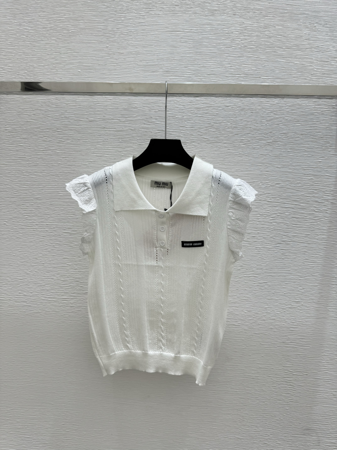 🆕M家🆕 春夏新款 撞色字花边翻领针织背心颜色：白色 黑色尺码：36.38.40