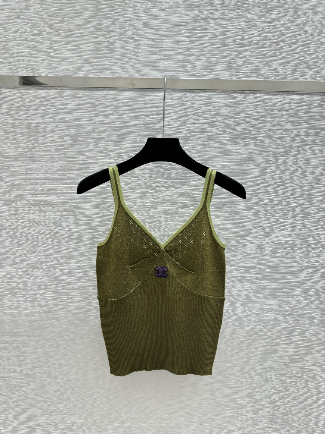 🆕CH家🆕 春夏新款 撞色简约V领针织吊带颜色：灰色 绿色尺码：36.38.40