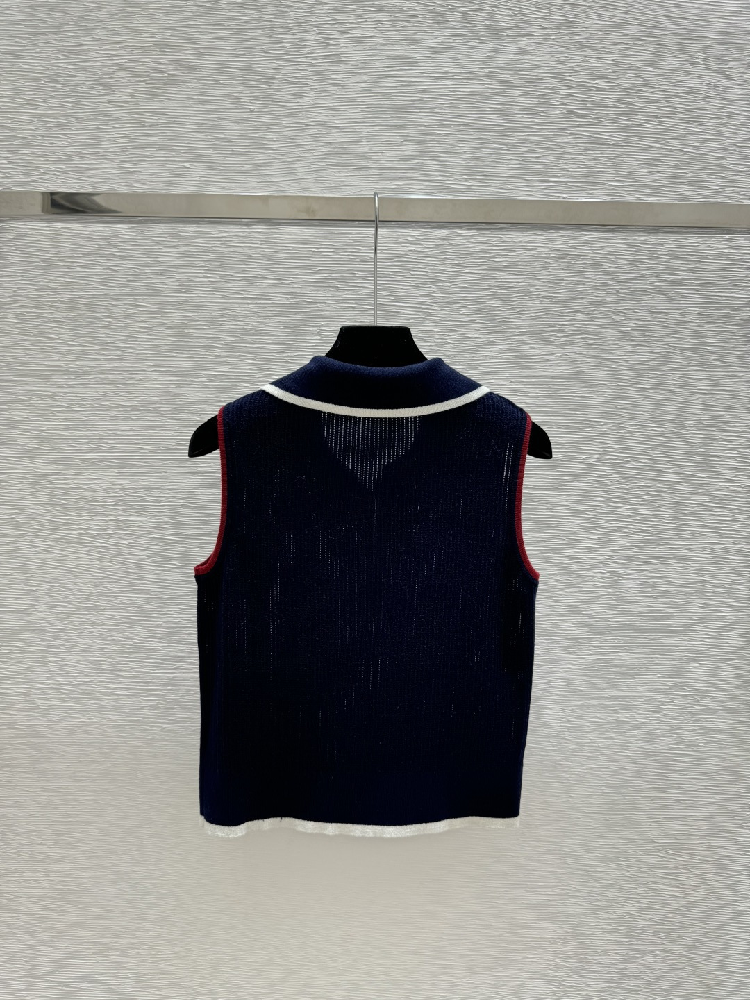 🆕CH家🆕 春夏新款 撞色翻领针织背心颜色：杏色 宝蓝尺码：36.38.40