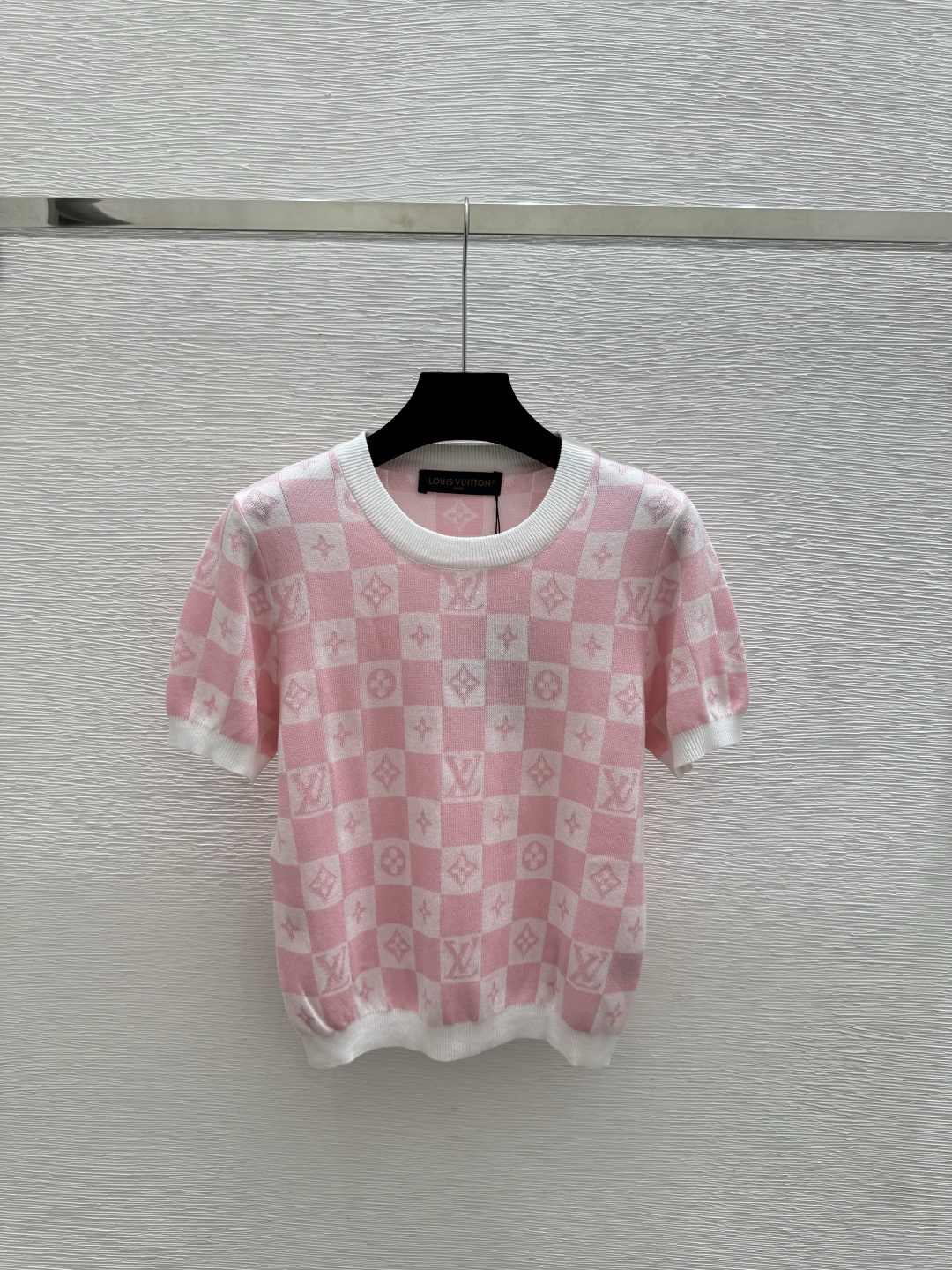 🆕L家🆕 春夏新款 撞色格子字母圆领针织短袖颜色：粉色 卡其 宝蓝尺码：36.38.40