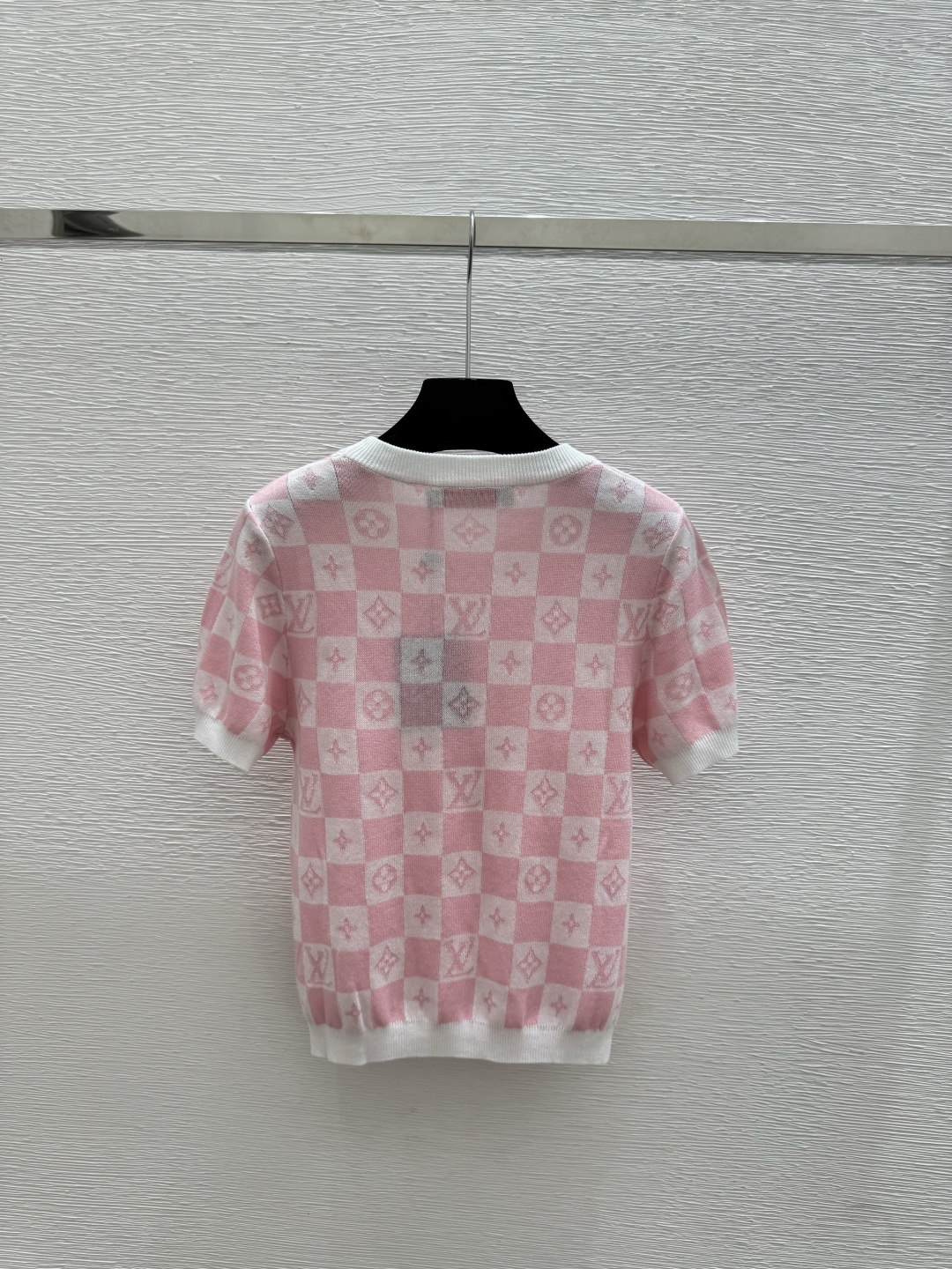 🆕L家🆕 春夏新款 撞色格子字母圆领针织短袖颜色：粉色 卡其 宝蓝尺码：36.38.40