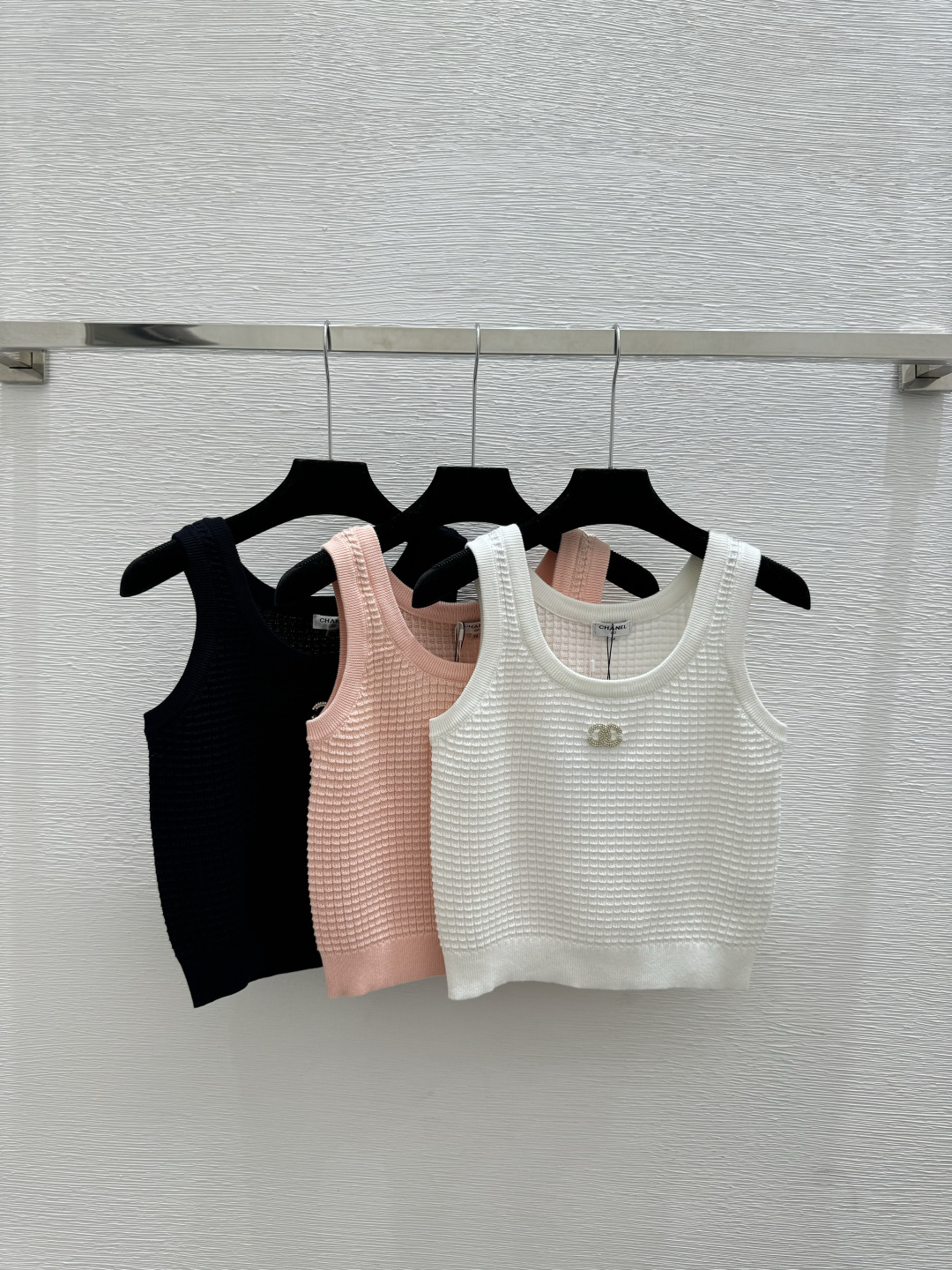 🆕CH家🆕 春夏新款 纯色简约圆领针织背心颜色：白色 粉色 黑色尺码：36.38.40