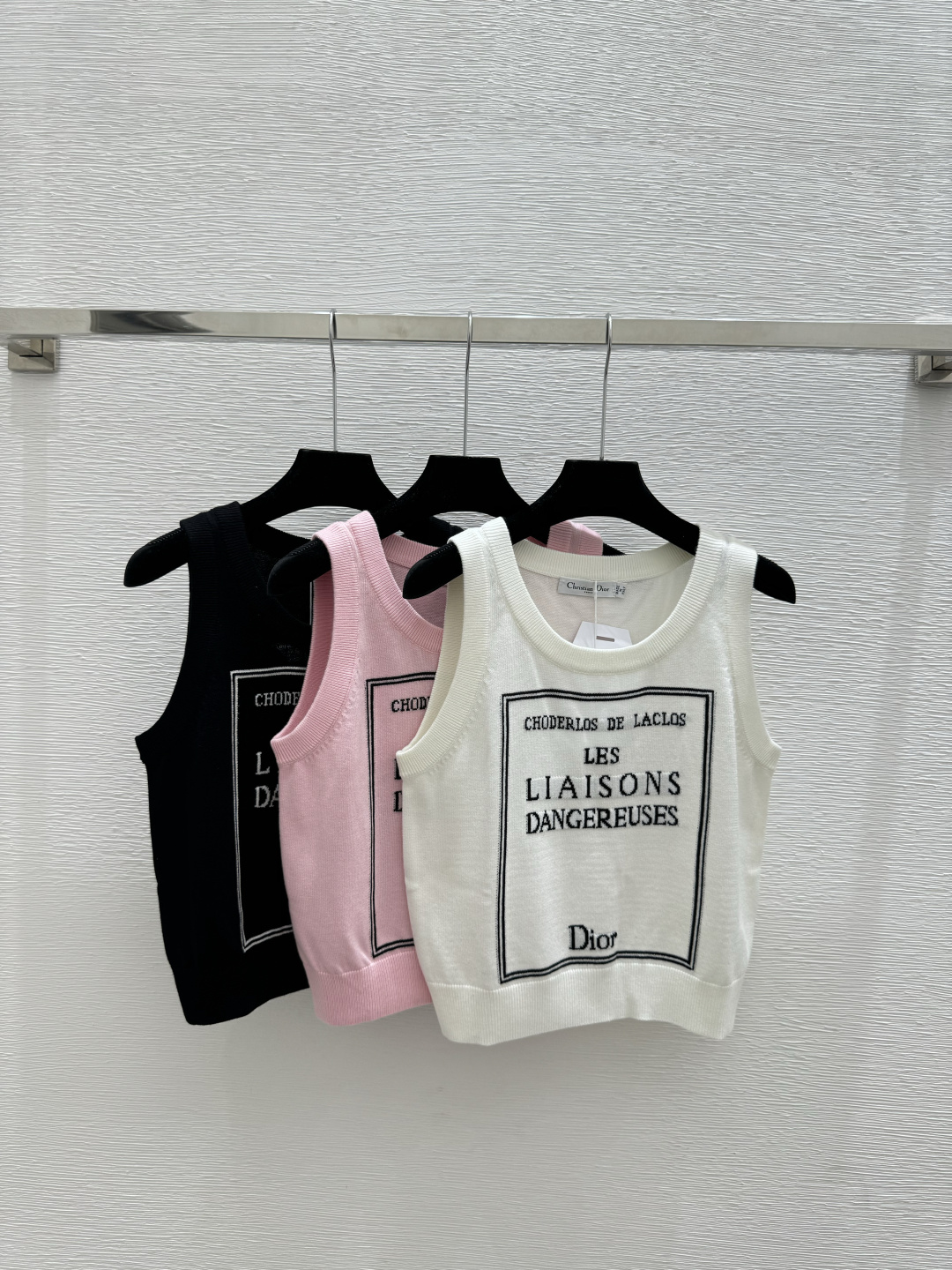 🆕D家🆕 春夏新款 撞色字母圆领针织背心颜色：白色 粉色 黑色尺码：36.38.40