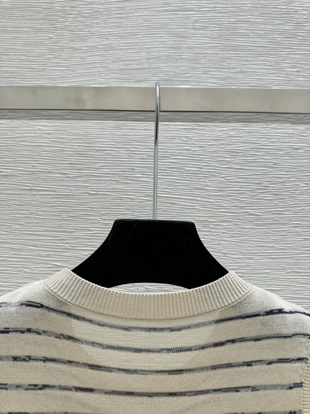 🆕BC家🆕 春夏新款 撞色条纹圆领针织背心颜色：杏色尺码：36.38.40